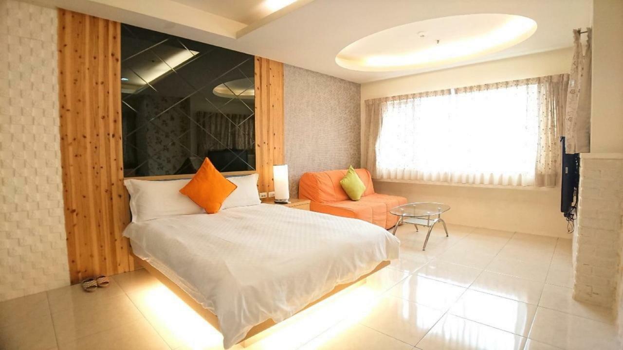 Lj Hotel Kaohsiung Exterior photo